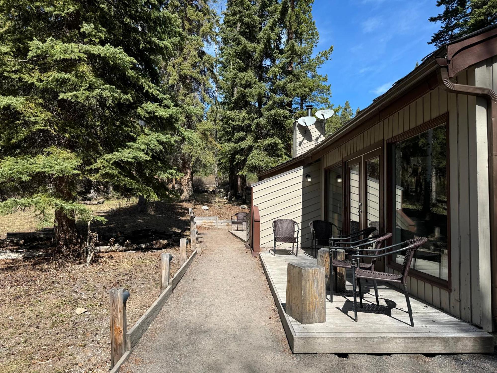 The Juniper & Bistro Hotel Banff